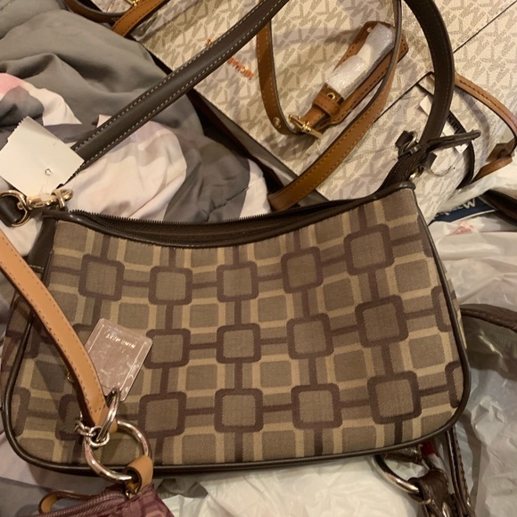 purses - Picture 2 of 6